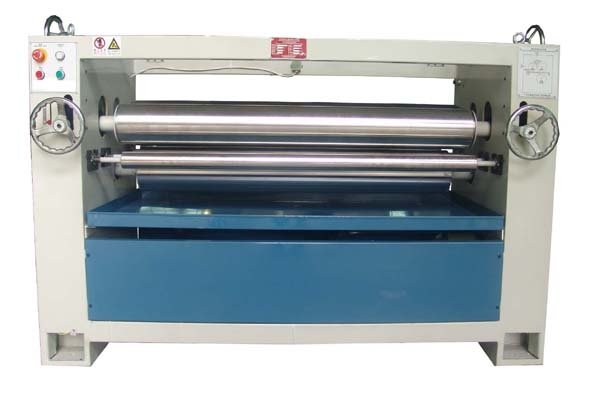 尊龙凯时分享突破外洋垄断？海内芯片巨头官宣，自研涂胶显影机迎突破